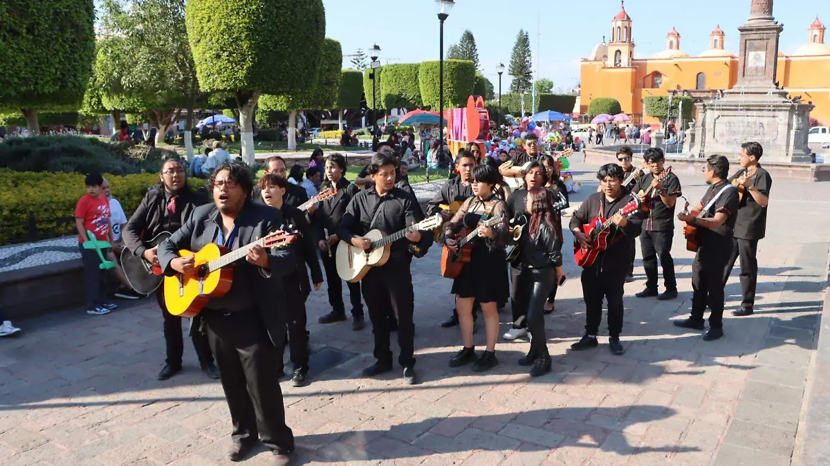 SJR El evento inicio con la callejoneada en el centro